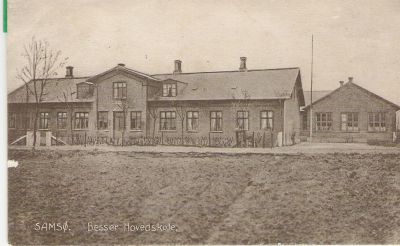 Besser skole 1909
Modtaget af Inge Lise Vohnsen SÃ¸rensen. kun skolen.

